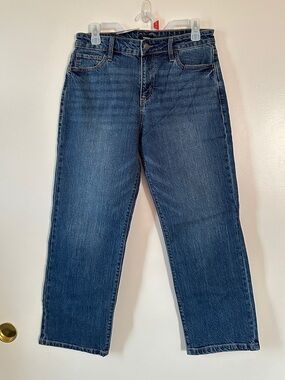 NWT Express Classic Dark Blue Women’s Ankle length Jeans in size 6